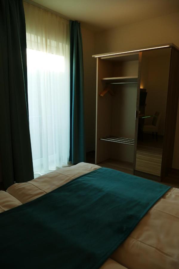 Meyn'S Apartments & Hotel 索尔陶 外观 照片